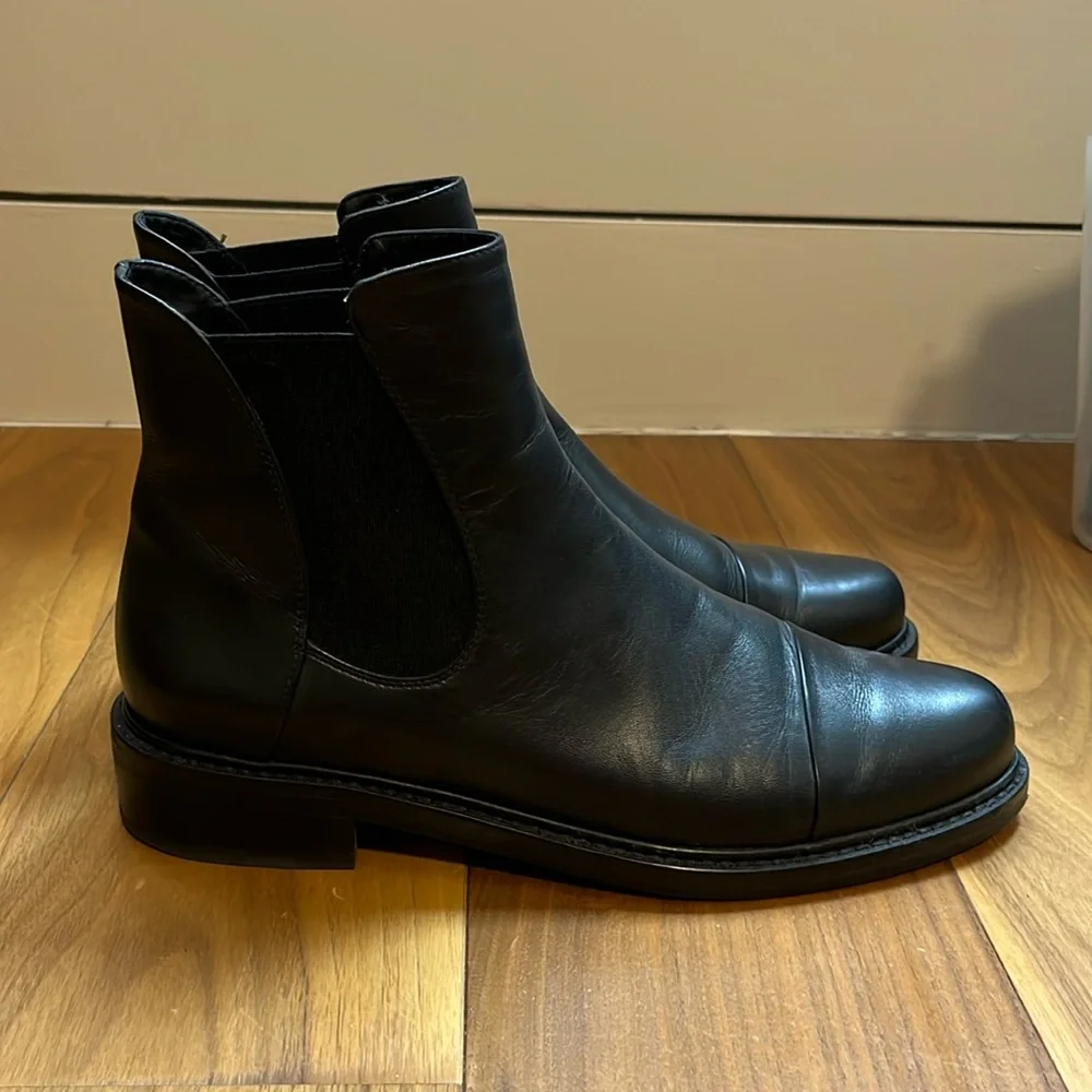 Stuart Weitzman Gobi Chelsea Boots